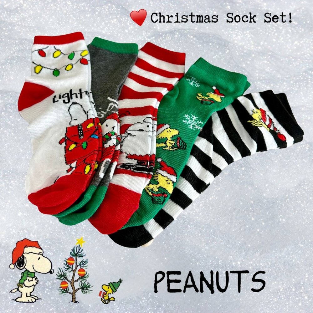 NWT Peanuts Christmas Sock Set Snoopy Lights Trees Xmas 5 Pair Size 4-10 Capri
